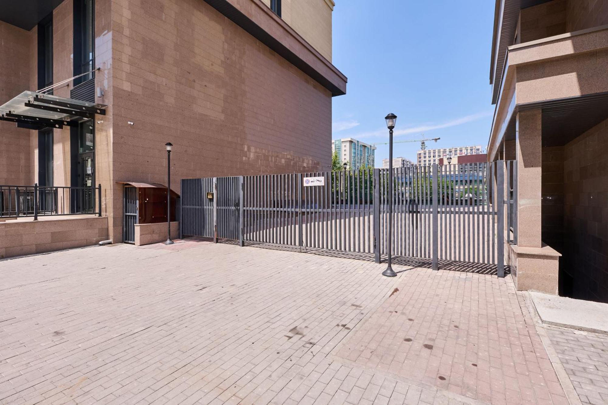 Five Business-Class Rooms In R-House Near Mega Center Almaty Exterior foto