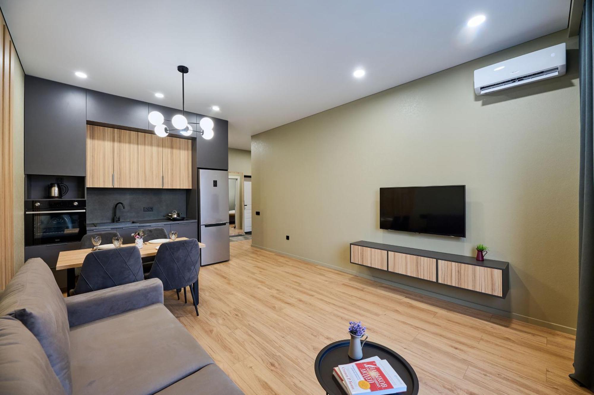 Five Business-Class Rooms In R-House Near Mega Center Almaty Exterior foto